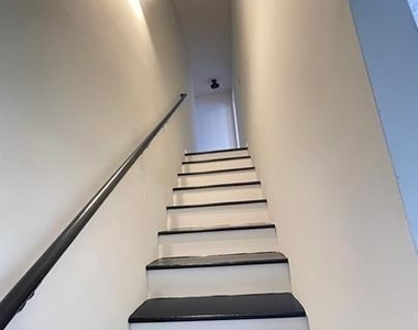 609 Piper Court - Photo Thumbnail 11