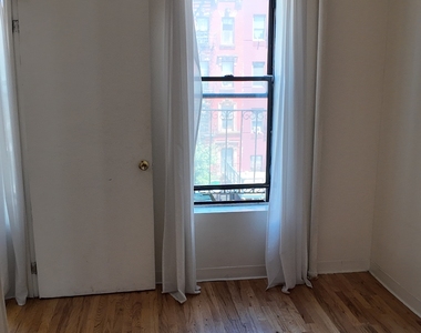 East 14th Street - Photo Thumbnail 5
