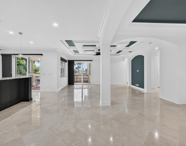 195 Tresana Boulevard - Photo Thumbnail 24