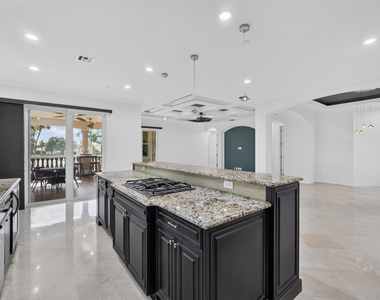 195 Tresana Boulevard - Photo Thumbnail 15