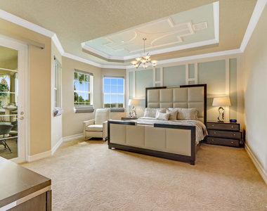 195 Tresana Boulevard - Photo Thumbnail 4