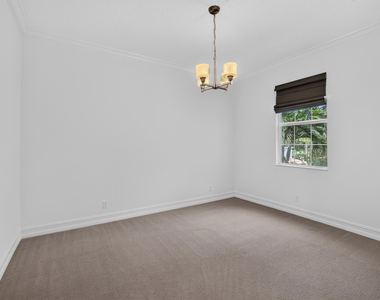 195 Tresana Boulevard - Photo Thumbnail 49