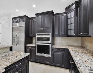 195 Tresana Boulevard - Photo Thumbnail 16