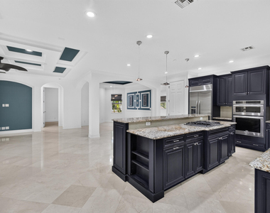 195 Tresana Boulevard - Photo Thumbnail 12