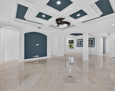 195 Tresana Boulevard - Photo Thumbnail 25