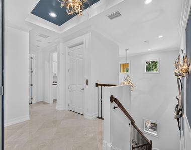 195 Tresana Boulevard - Photo Thumbnail 11
