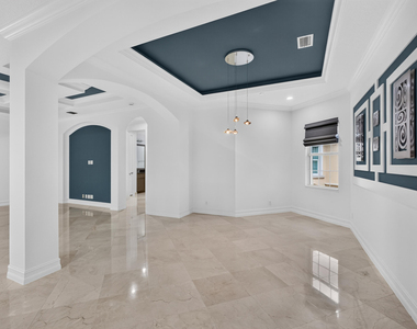 195 Tresana Boulevard - Photo Thumbnail 33