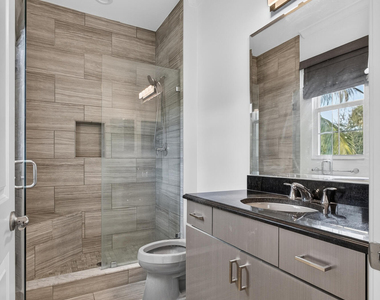 195 Tresana Boulevard - Photo Thumbnail 47