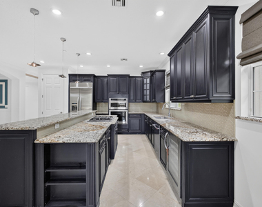 195 Tresana Boulevard - Photo Thumbnail 23
