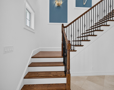 195 Tresana Boulevard - Photo Thumbnail 13