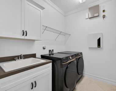 195 Tresana Boulevard - Photo Thumbnail 38