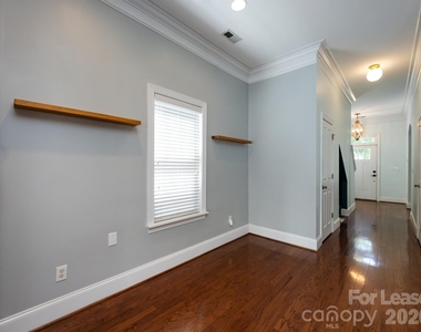 1937 Lela Avenue - Photo Thumbnail 9