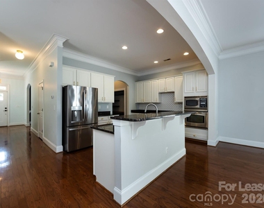 1937 Lela Avenue - Photo Thumbnail 17