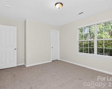3928 Glory Street - Photo Thumbnail 11