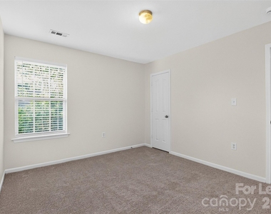 3928 Glory Street - Photo Thumbnail 9