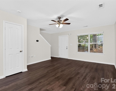 3928 Glory Street - Photo Thumbnail 3