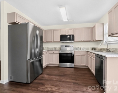3928 Glory Street - Photo Thumbnail 1