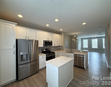 9218 Oban Passage Drive - Photo Thumbnail 3