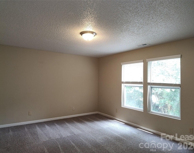 2038 Dunsmore Lane - Photo Thumbnail 14