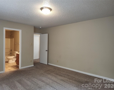 2038 Dunsmore Lane - Photo Thumbnail 13