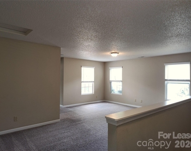 2038 Dunsmore Lane - Photo Thumbnail 10