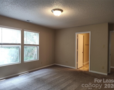2038 Dunsmore Lane - Photo Thumbnail 15