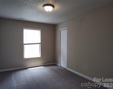 2038 Dunsmore Lane - Photo Thumbnail 18
