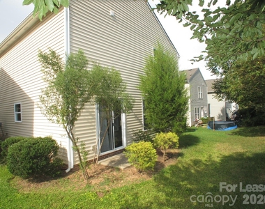 2038 Dunsmore Lane - Photo Thumbnail 22