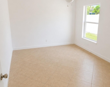 1567 Sw Leisure Lane - Photo Thumbnail 14