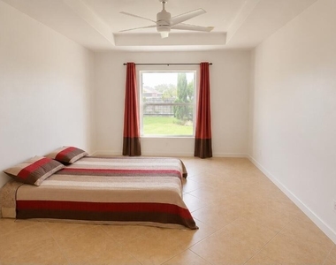 1567 Sw Leisure Lane - Photo Thumbnail 8