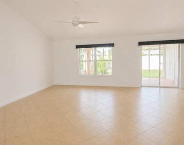 1567 Sw Leisure Lane - Photo Thumbnail 4