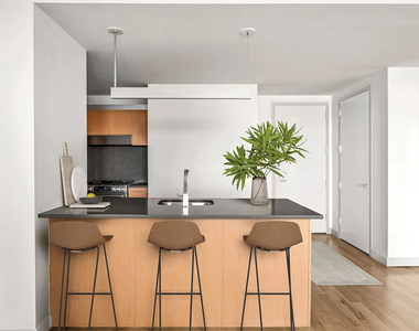Spruce Street - Photo Thumbnail 2