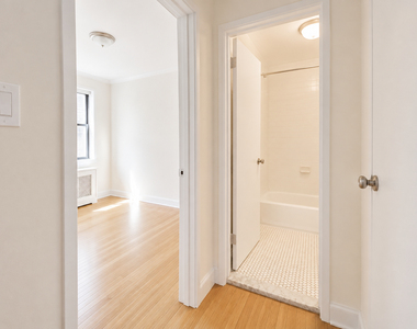 191 East 76th Street - Photo Thumbnail 2