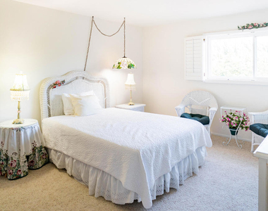 10872 Kings Road - Photo Thumbnail 8