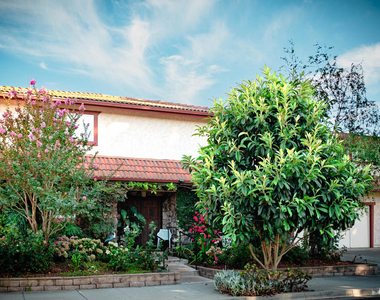 10872 Kings Road - Photo Thumbnail 1