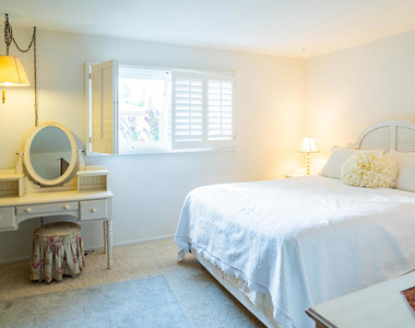 10872 Kings Road - Photo Thumbnail 7