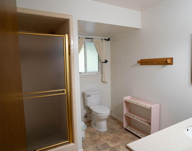 10872 Kings Road - Photo Thumbnail 9