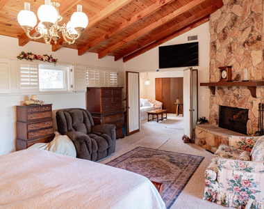 10872 Kings Road - Photo Thumbnail 13