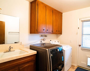 10872 Kings Road - Photo Thumbnail 15