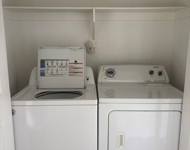 464 Middlebury Court - Photo Thumbnail 9