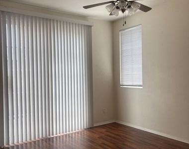 464 Middlebury Court - Photo Thumbnail 11