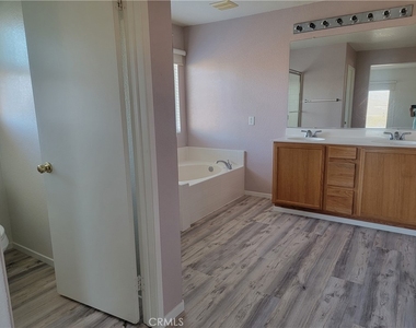 43650 Castle Circle - Photo Thumbnail 5