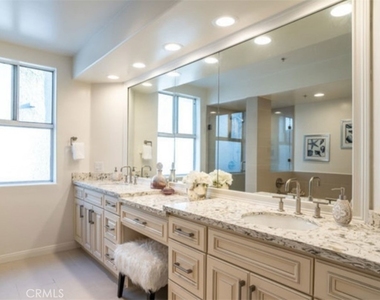 1819 Holmby Avenue - Photo Thumbnail 11