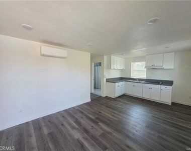250 E 79th - Photo Thumbnail 5