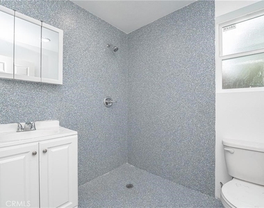 250 E 79th - Photo Thumbnail 11