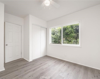 250 E 79th - Photo Thumbnail 10