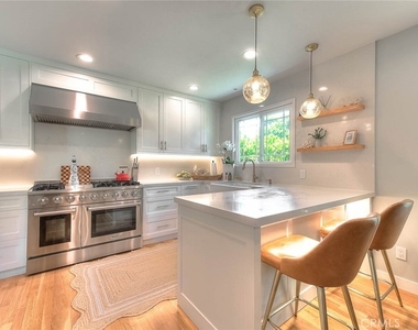 5209 Paseo Del Pavon - Photo Thumbnail 11