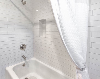 5209 Paseo Del Pavon - Photo Thumbnail 33