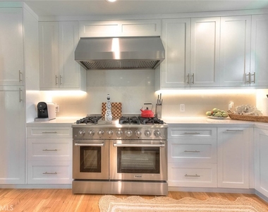 5209 Paseo Del Pavon - Photo Thumbnail 13