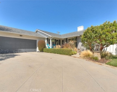 5209 Paseo Del Pavon - Photo Thumbnail 4
